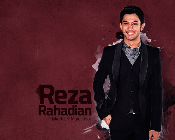 Galaknya Reza Rahadian di Bangku Sutradara  