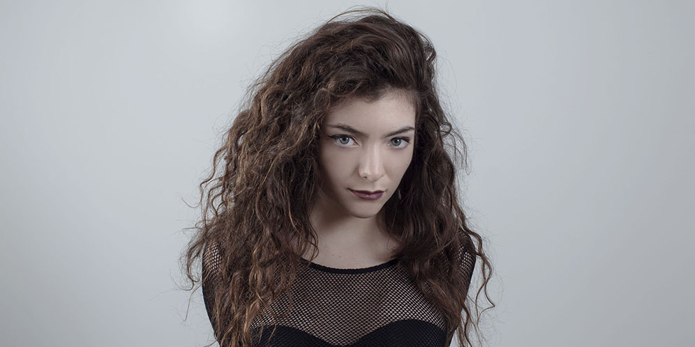 Lorde Pamer Dua Lagu Baru di Coachella thumbnail