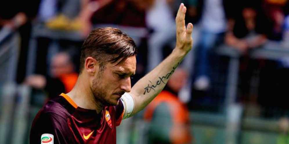 Pensione? Totti Masih Mau Lanjut 'Party'! thumbnail