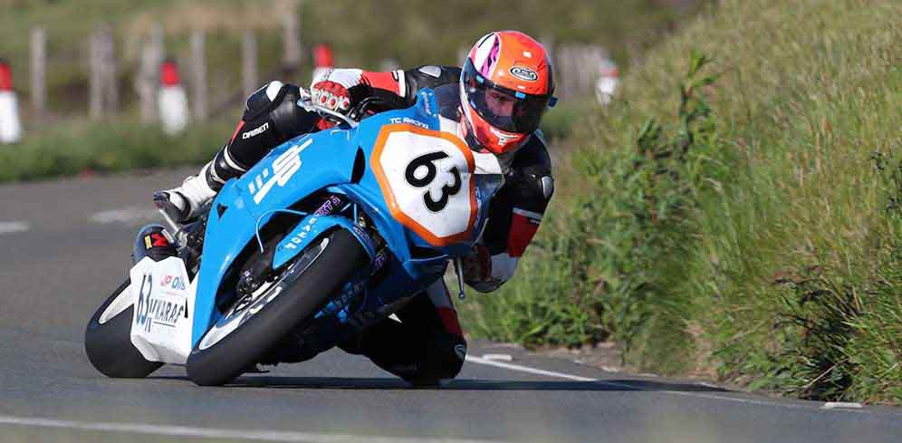 Dua Pembalap Isle Man of TT Tewas thumbnail