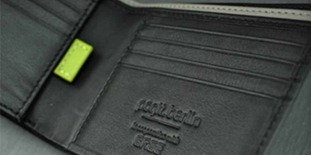 Keren! Dompet Ini Bisa Jadi PowerBank Juga thumbnail