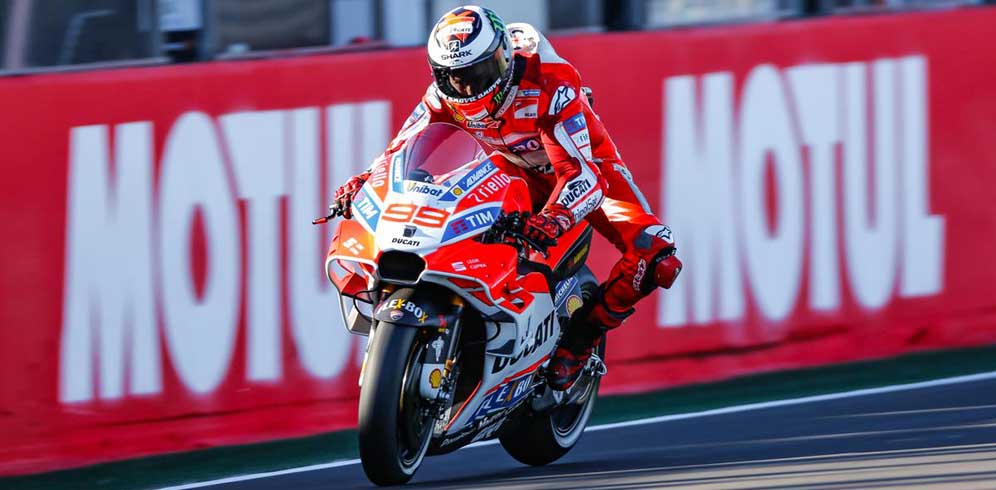 Lorenzo Sebut Persiapan Ducati Lambat thumbnail