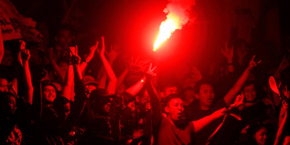 Dewasalah Suporter Indonesia, Kalian yang Biarkan Duka Itu Terus Ada