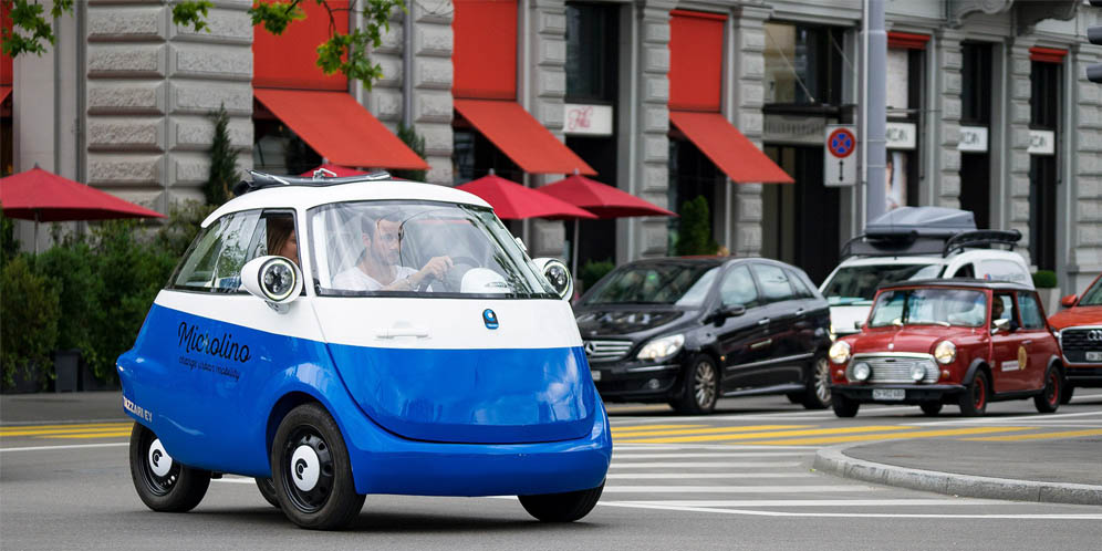 Mobil Elektrik Mini Ini Hanya Memiliki Panjang 2,4 Meter!