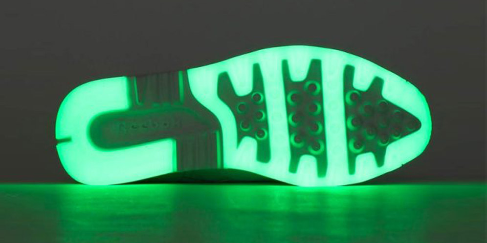 Gokil! Reebok Rilis Sneakers Glow in The Dark