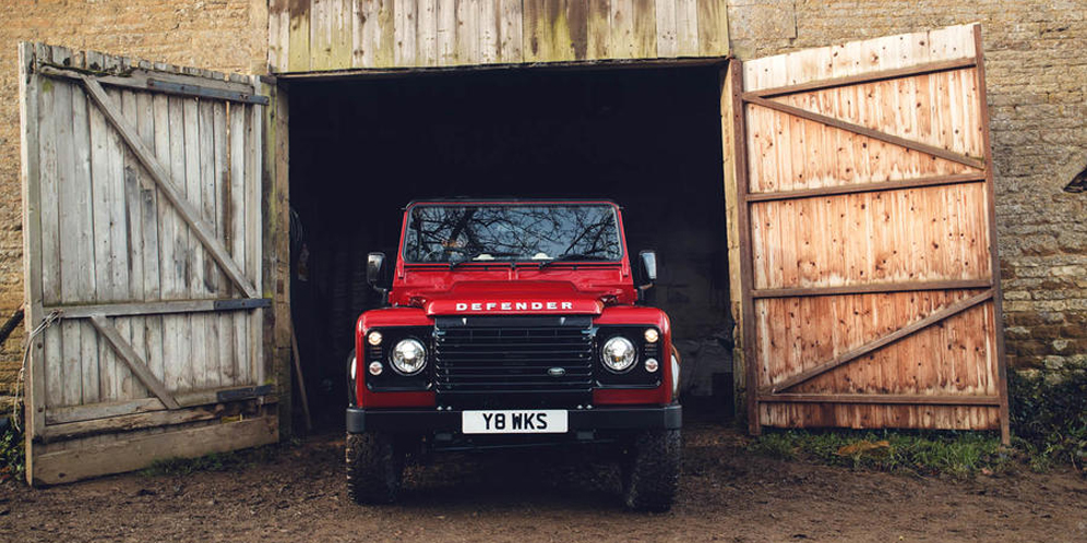 Intip "Kegalakan" Land Rover Defender Limited Edition thumbnail