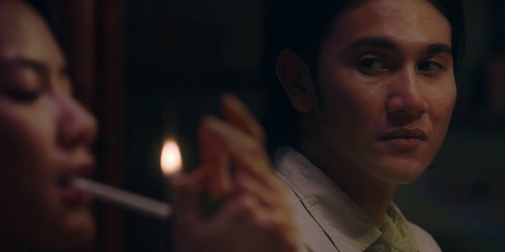 Sebelum Wiro Sableng, Vino G. Bastian Bakal Rilis Film Hoax thumbnail