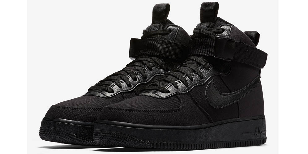 Nike Air Force 1 Triple Black Ini Bikin Pengin! thumbnail
