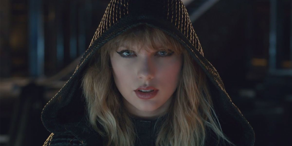 Sarung Tangan Taylor Swift Ternyata Buatan Desainer Indonesia thumbnail