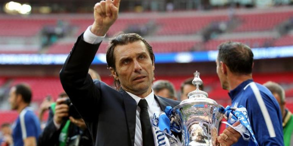 Juara Piala FA, Chelsea Nggak Jadi Pecat Conte? thumbnail