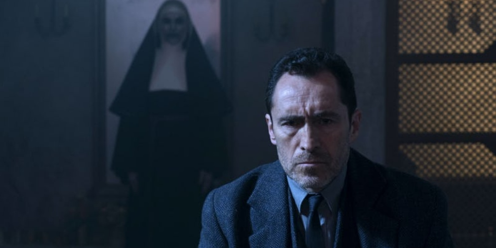 Kode-Kode Valak di Film The Nun thumbnail