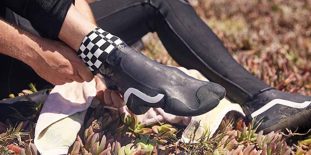 Peselancar pun Bisa Gaya! Vans Bikin Sepatu Khusus Surfer thumbnail