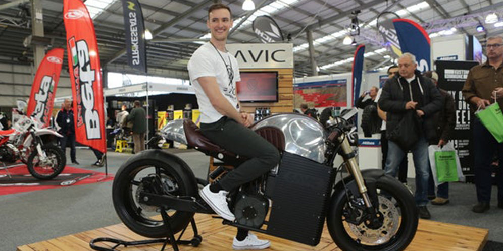 Cafe Racer Pertama Bertenaga Listrik thumbnail