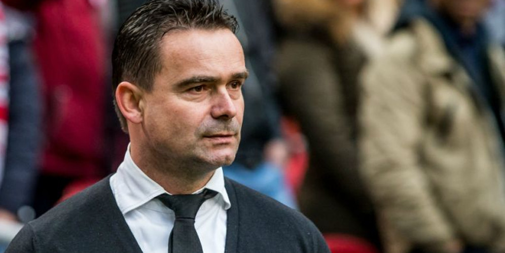 Arsenal Ingin Daratkan Overmars, Ajax Nggak Terima! thumbnail
