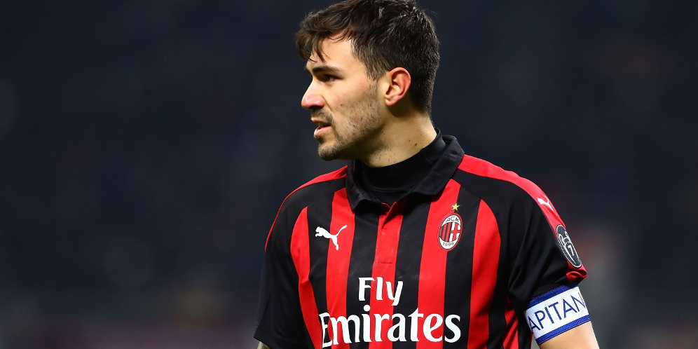 Madrid-MU Menjauhlah! Milan Over Protectif soal Romagnoli thumbnail