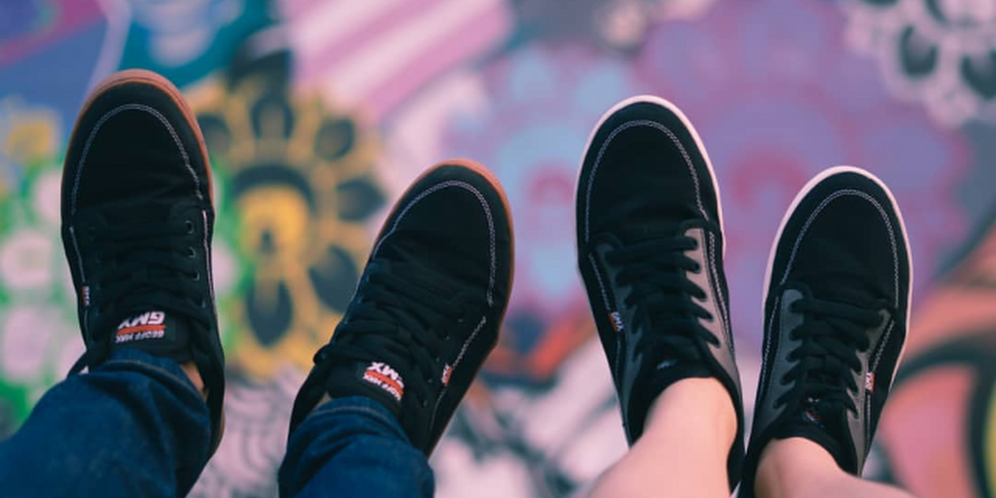 Rekomendasi Brand Sneaker Lokal yang Gak Kalah Keren!