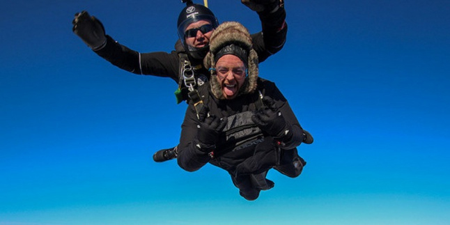 Aksi Ekstrim Pentolan Bullet For My Valentine