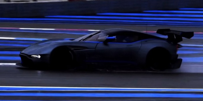 Aston Martin Bocorkan Ketangguhan Vulcan