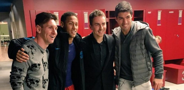 Asyik! Lorenzo Foto Bareng Trio MSN
