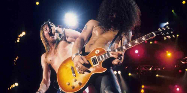 Axl Rose dan Slash Baikan, Guns N' Roses Bakal Reunian?