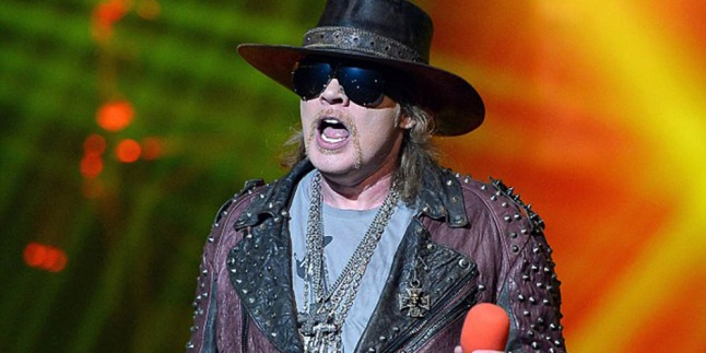 Axl Rose Patah Kaki Jelang Tur GNR Reunion