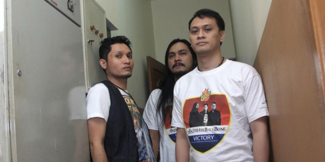 Backboners, Bersiaplah Dimanjakan di Konser Andra and The Backbone Live Streaming!