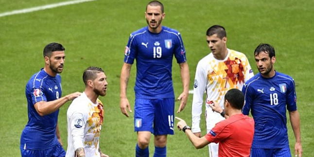 Balas Dendam Italia Dan Kutukan Jersey Putih Spanyol