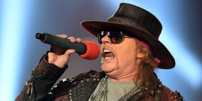 Bawa Senjata, Axl Rose Nggak Boleh Masuk Kanada