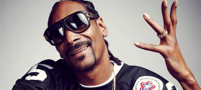 Bawa Uang Terlalu Banyak, Snoop Dogg Dihentikan di Bandara thumbnail