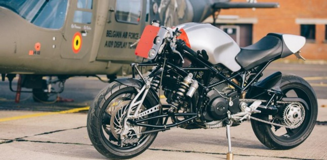 Bernard Mont's Bikin Ducati ?Berkaki Tiga