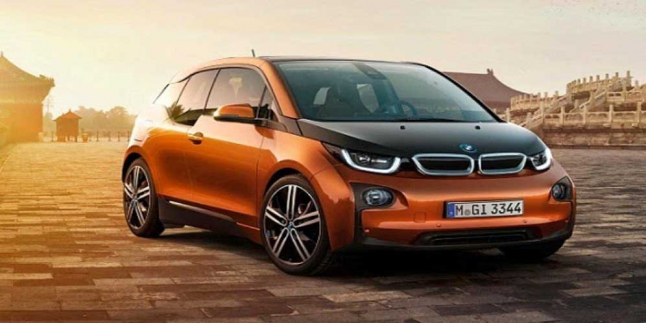 BMW Remote Valet Parking Asisstant: Asyik, Si Mobil Bisa Parkir Sendiri, Bro!