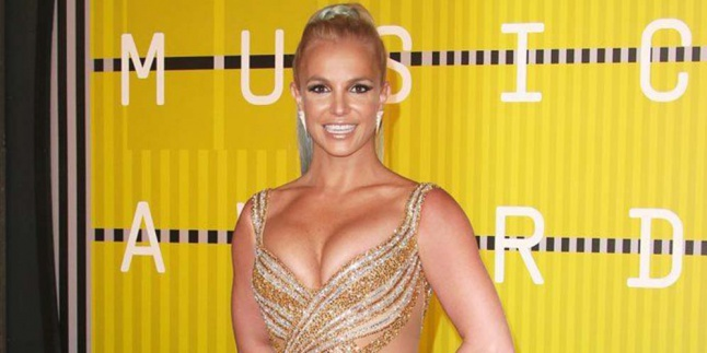 Britney Spears Tunda Rilis Single 'Make Me (Oooh)'