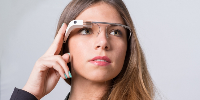 Cara Yang Salah Pakai Google Glass thumbnail