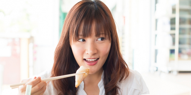 Cewek Cantik Bisa Makan Gratis di Sini