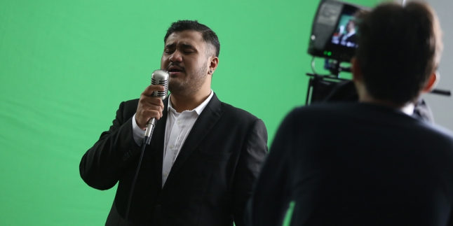 Comeback di Usia Kepala Tiga, Mike Mohede Ubah Penampilan