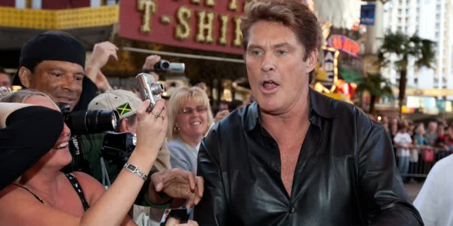 Curhatan David Hasselhooff Tentang Film BAYWATCH THE MOVIE thumbnail