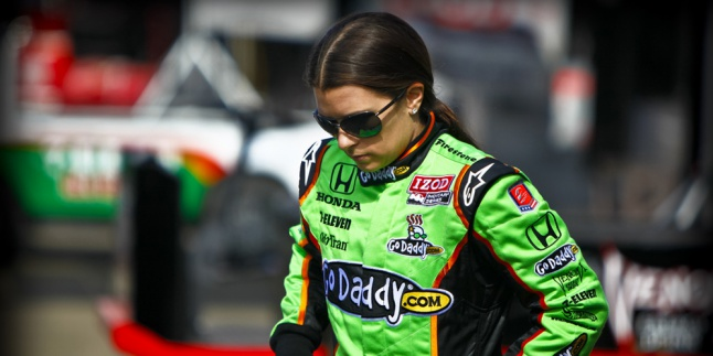 Danica Patrick, Cewek Sirkuit Terkondang