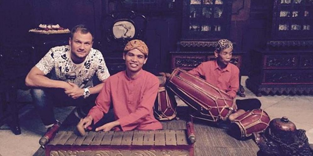 Dash Berlin Kayaknya Cinta Indonesia Banget