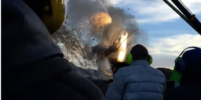 Duarrr! Michael Bay Pamer Ledakan di Lokasi Syuting