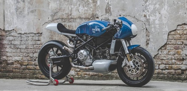 Ducati 749S Mengkilap Di Tangan deBolex