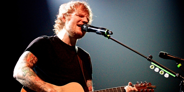 Ed Sheeran Bakal Berbagi Panggung Dengan Chris Martin