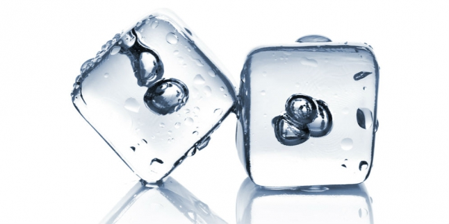 Es Batu Sehat Berharga Jutaan, Mau Coba?