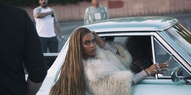 Gara-gara Nyanyikan Lagu Beyonce Pria Ini Ditangkap Polisi