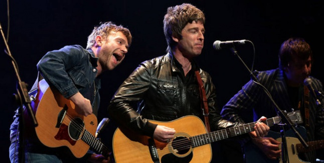 Gokil! Noel Gallagher dan Damon Albarn Manggung Bareng