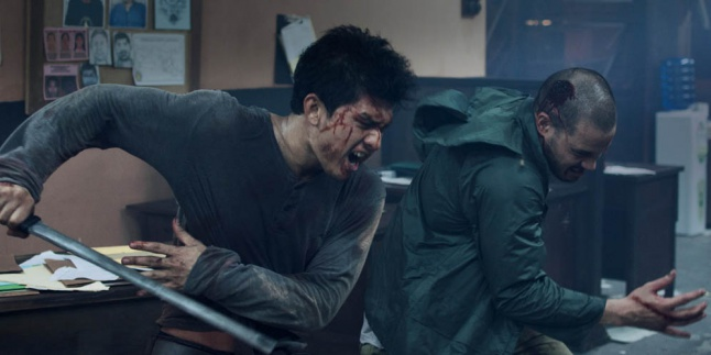 Headshot Sabet Penghargaan di Paris