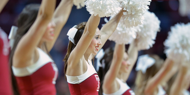 HOT: 5 Cheerleaders NBA Dari Playoff Team 2015