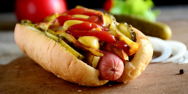 Hotdog Hitam Ala Dudes Of Gourmet