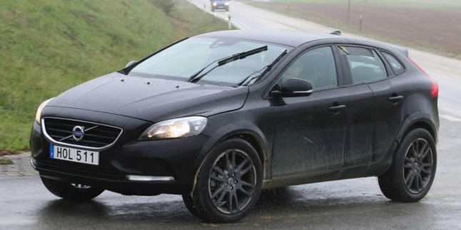 Ini Pesaing BMW X1 dari Volvo