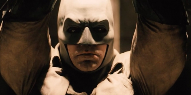 Ini Wajah Lain Batman Tanpa Topeng