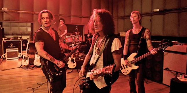 Johnny Depp Bakal Manggung di Grammy Awards 2016